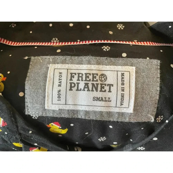 Free Planet Small Short Sleeve Button Down Shirt Christmas Rubber Duckie NEW - Picture 9 of 9